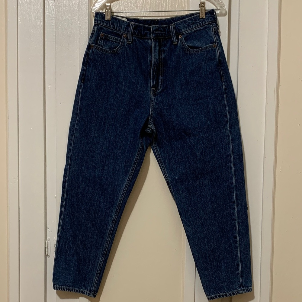 GAP Women’s High Rise Mom Jean size 29 8P